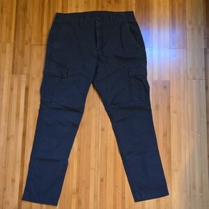 GAP Men's black Cargo Pants tapered 34x32